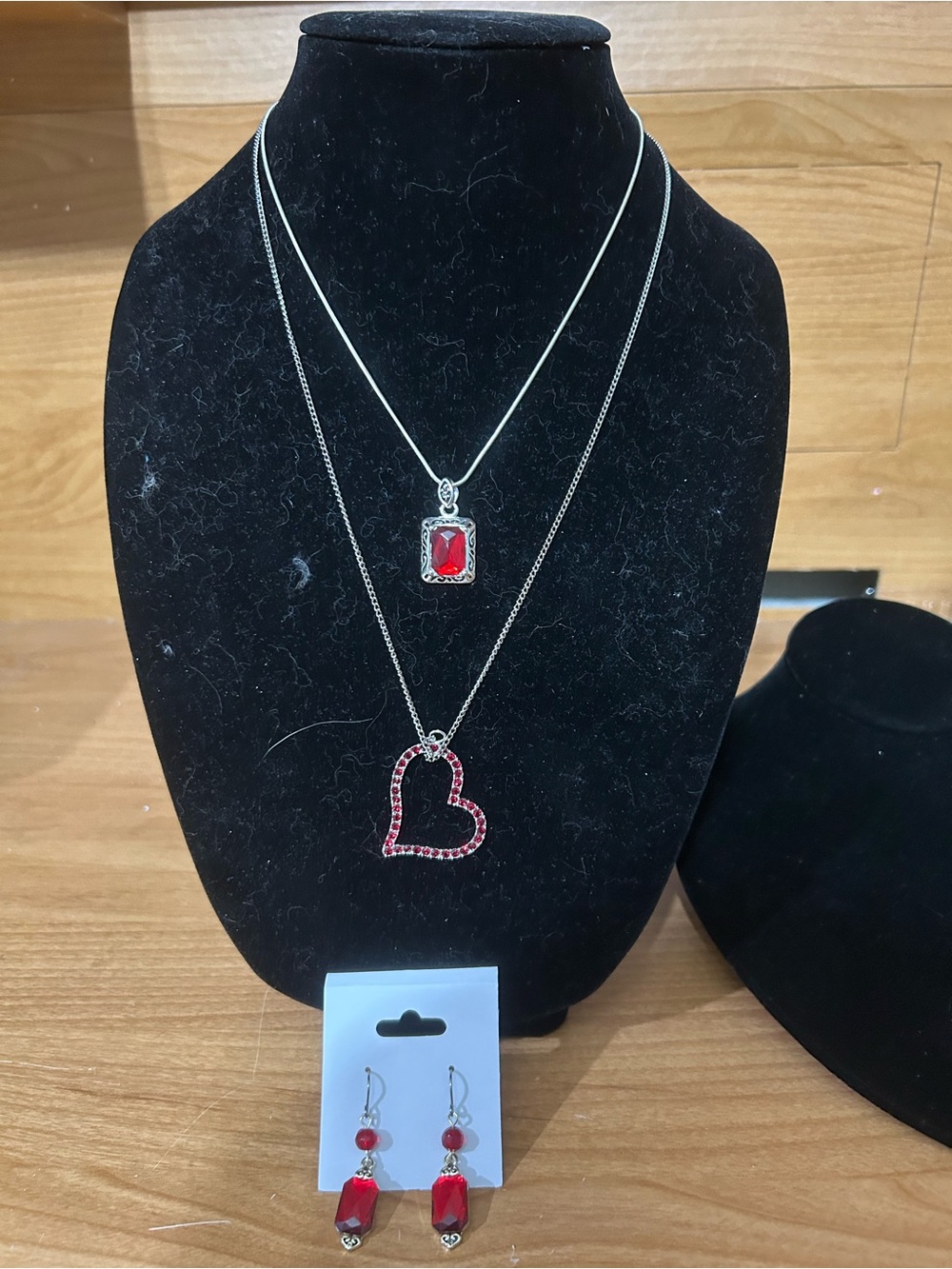 Elegant Red Heart & Pendant Necklace Set